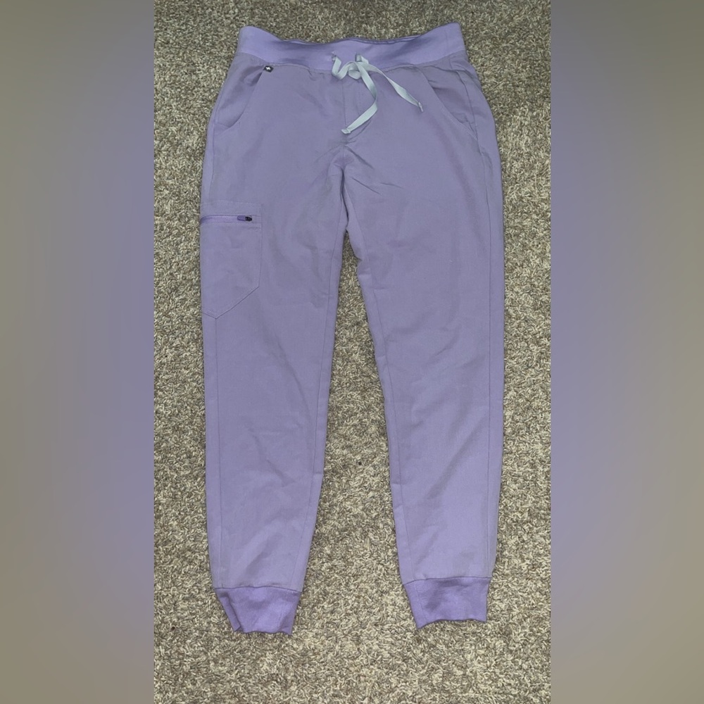 Purple figs bottoms